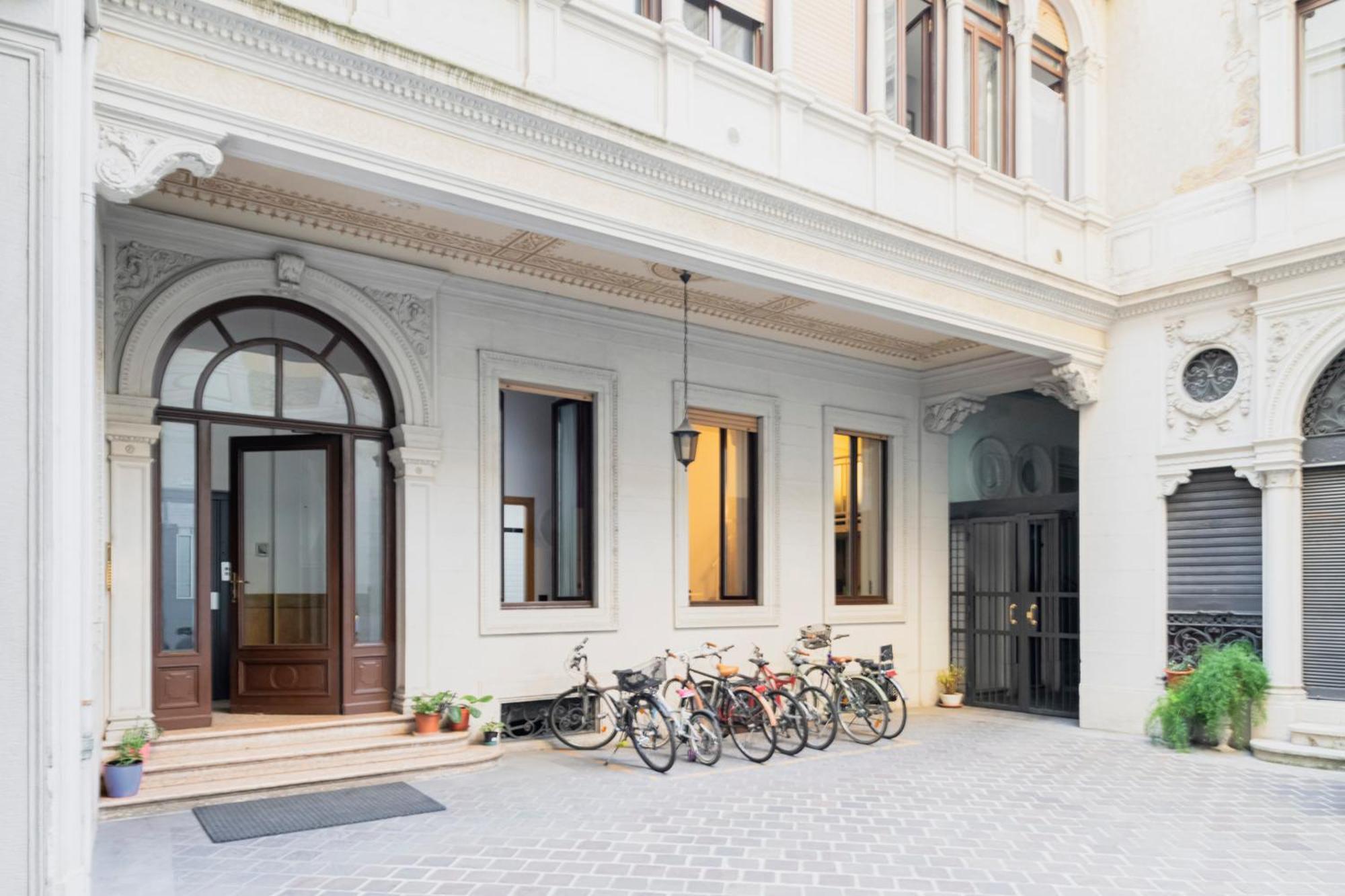 ミラノEasylife - Accogliente Monolocale In Via Torino, Posizione Perfetta Per Scoprire La Cittaアパートメント エクステリア 写真
